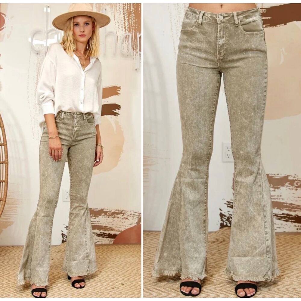 Women's Sunland 17 Beige Acid Wash Bell Bottom Flare Stretchy M Jeans The Buckle